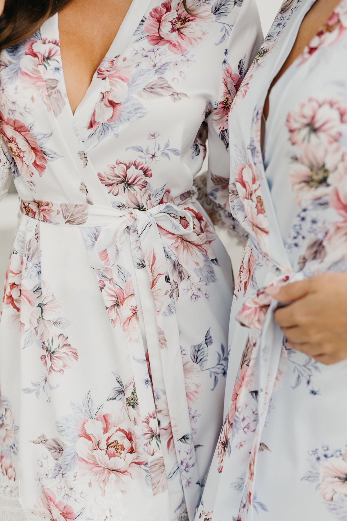 Serena Veiled Rose Printed Lace Trim Satin Robe – Lerose USA